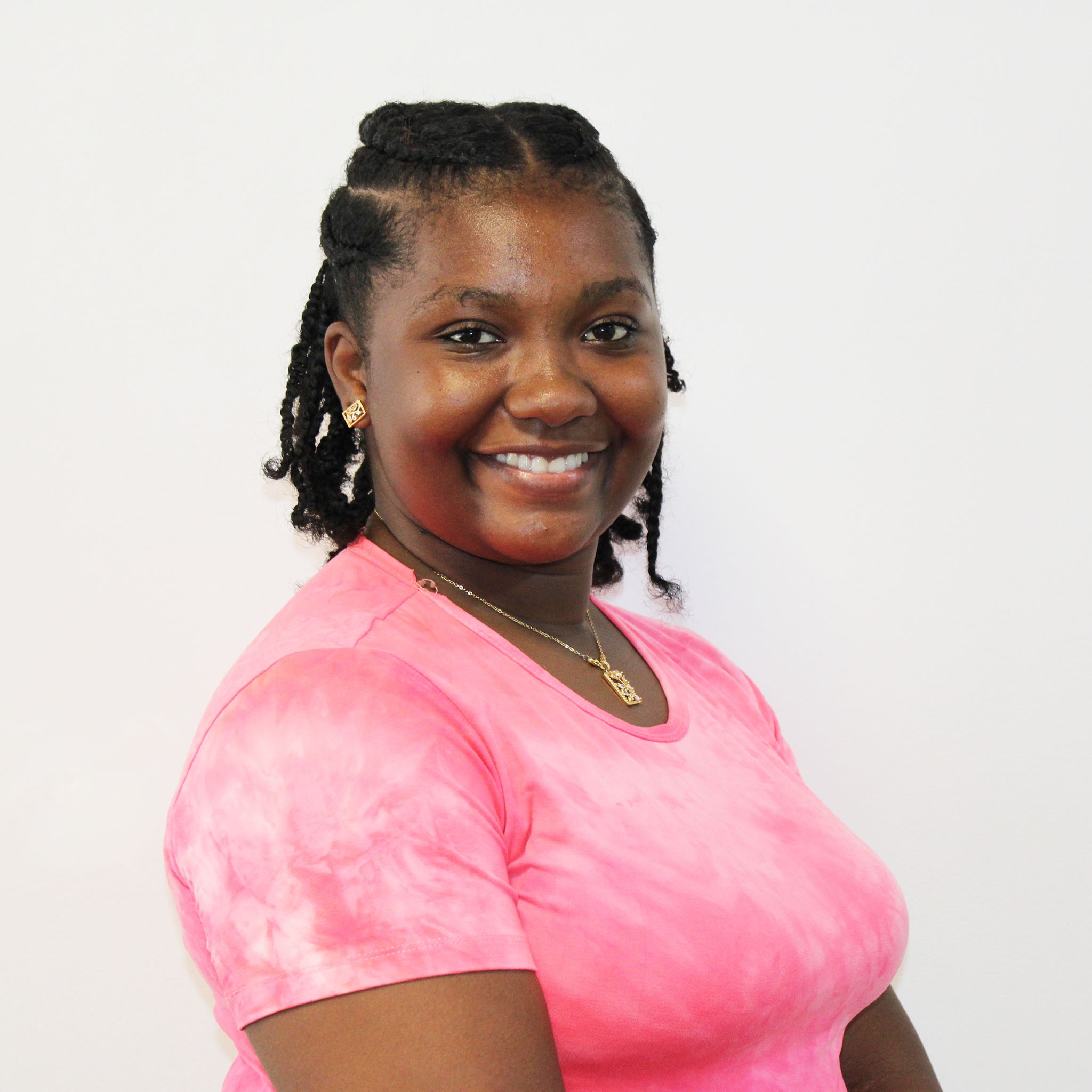 Ms Anielle Larue