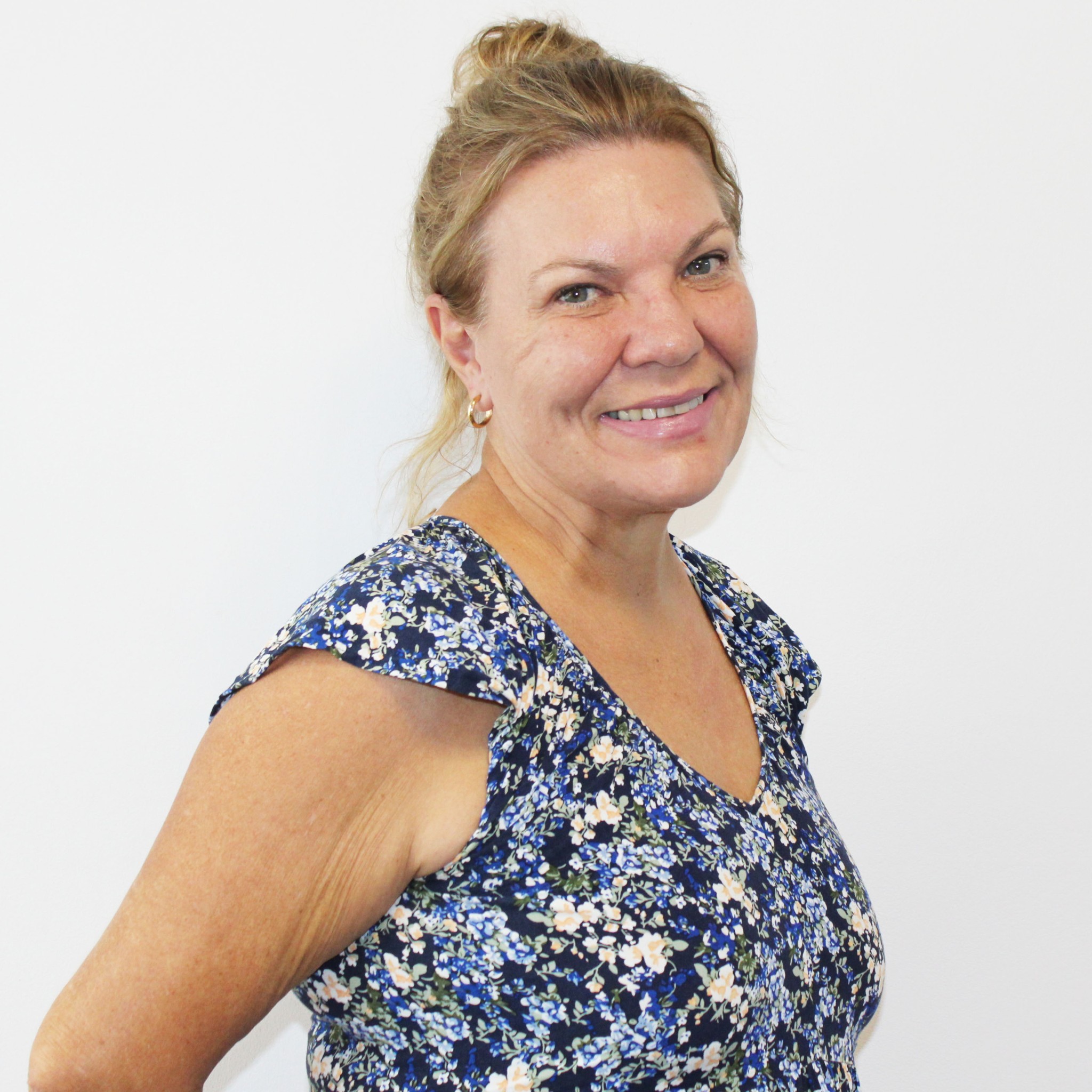 Mrs Yolande Smit